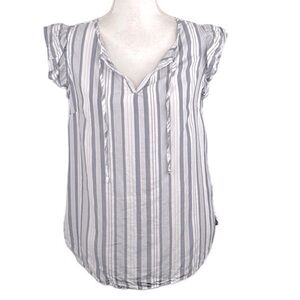 Gilligan & O'Malley Gray & White Striped V-Neck Boho Short Sleeve Top Size Small